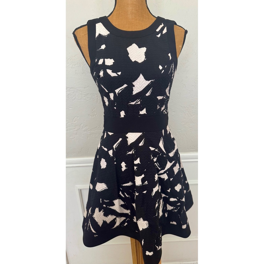 Banana Republic Black White Abstract Floral Fit‎ Flare Dress Womens 2 Sleeveless